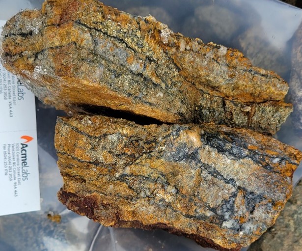 Photos 1 and 2: New quartz-bornite-chalcopyrite mineralization 3.5 km NE of the Highlands zone (left) and quart-pyrite-arsenopyrite breccia 1.5 km NE of the Christmas Creek zone (right)