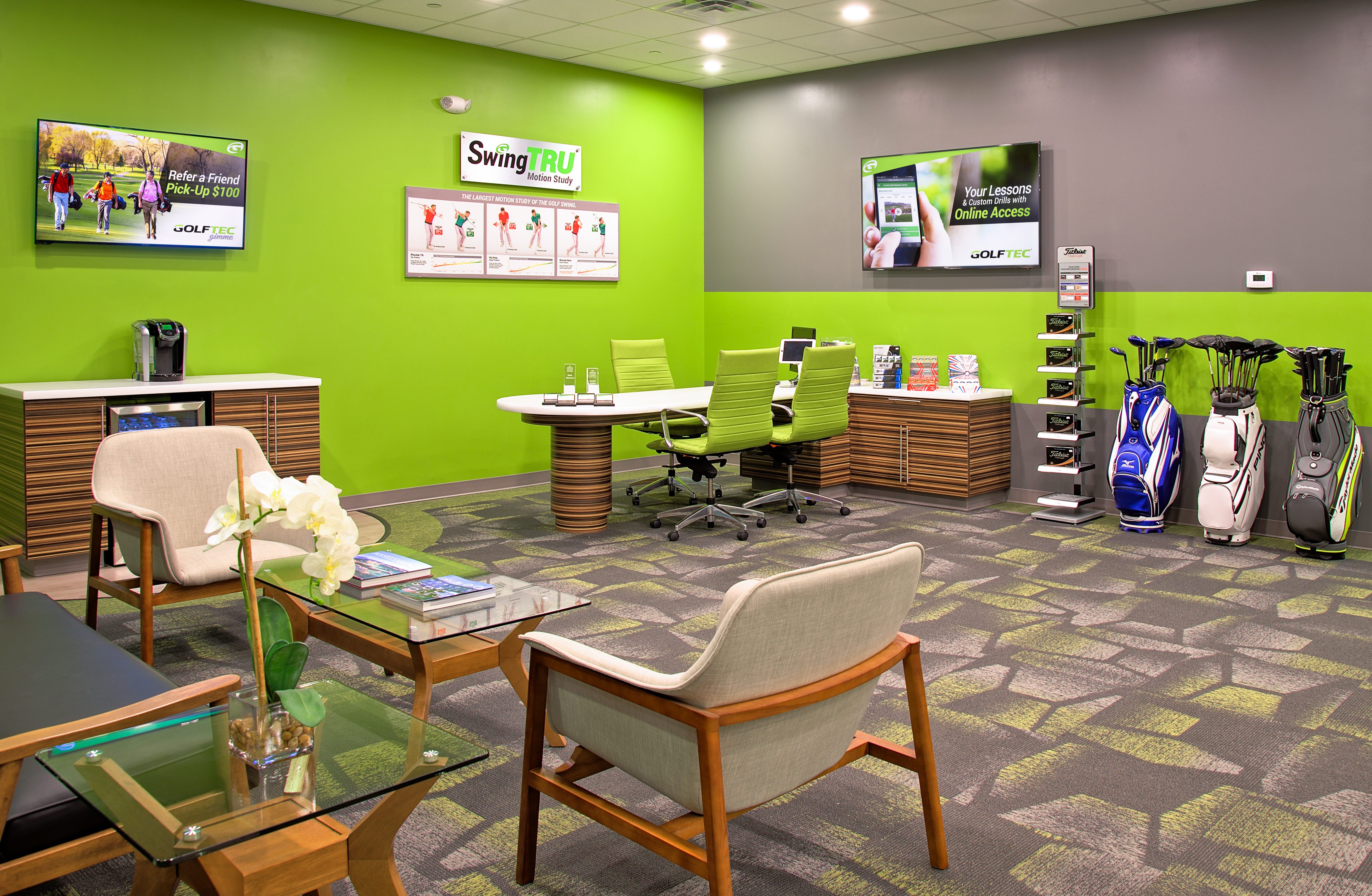 GOLFTEC Interior