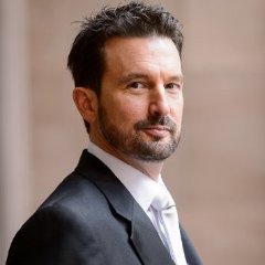 Dave Matthews Headshot