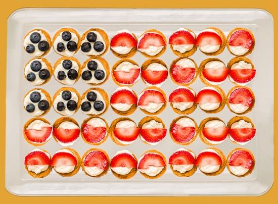 Mini Shortbread Flag Tarts by Chef Oonagh Williams of Royal Temptations Catering are a delicious and adorable gluten-free treat for Independence Day!