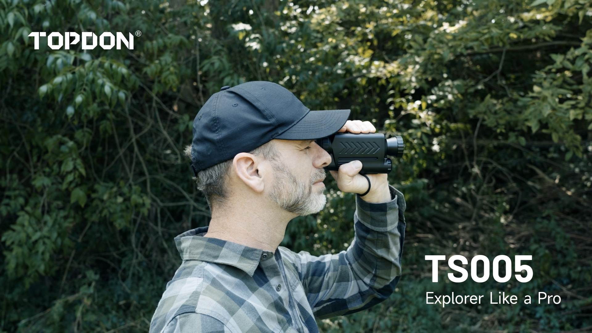 The TS005 is an advanced thermal monocular designed for professionals in wildlife monitoring, search and rescue operations, outdoor adventures, and law enforcement.