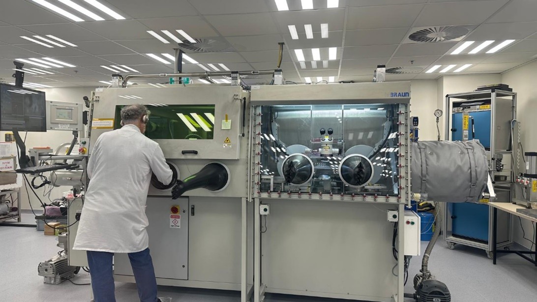 Kratos Microwave Electronics Jerusalem Laser Sealing Facility