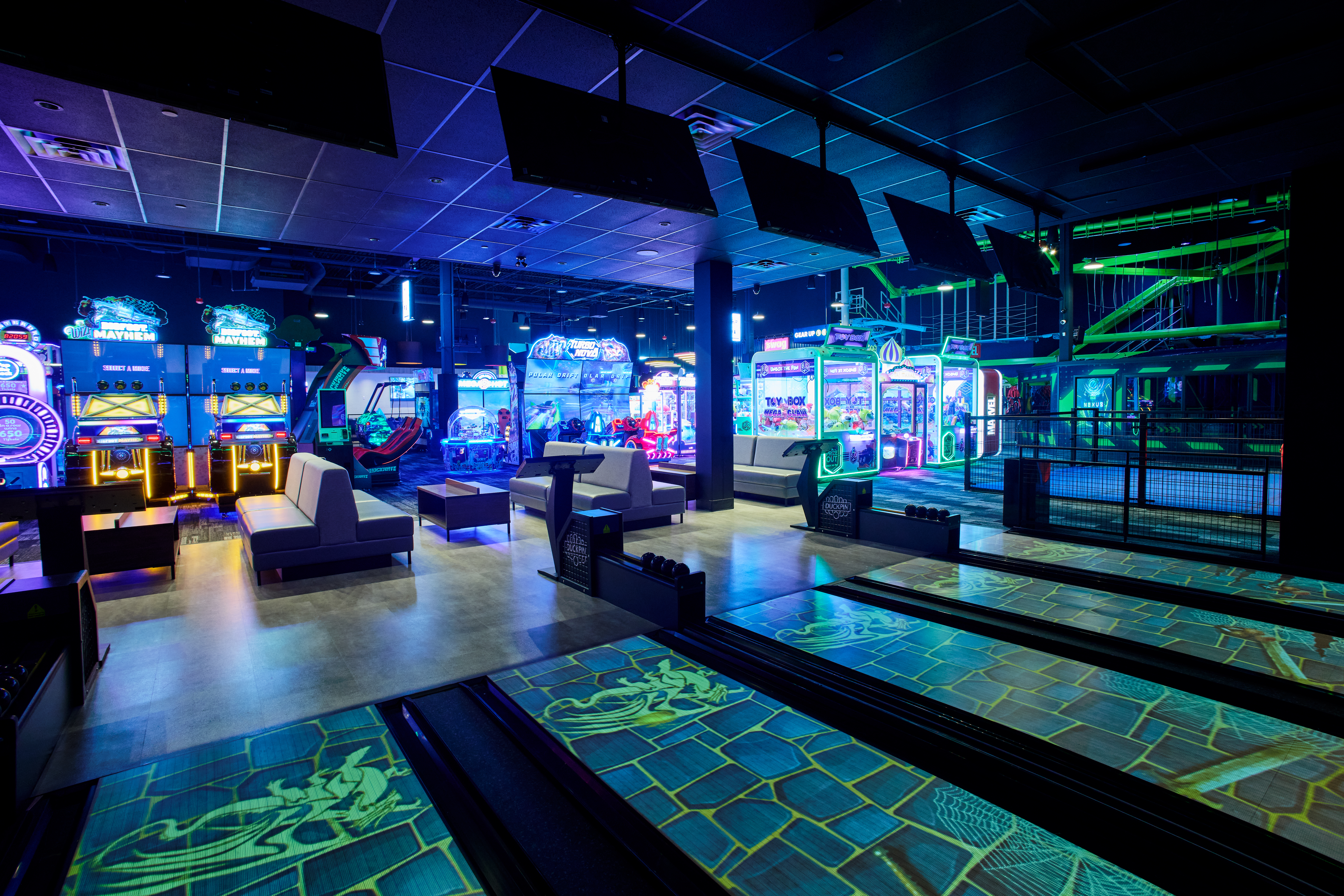 Playdium à Vaughan propose six allées de petites quilles en réalité augmentée