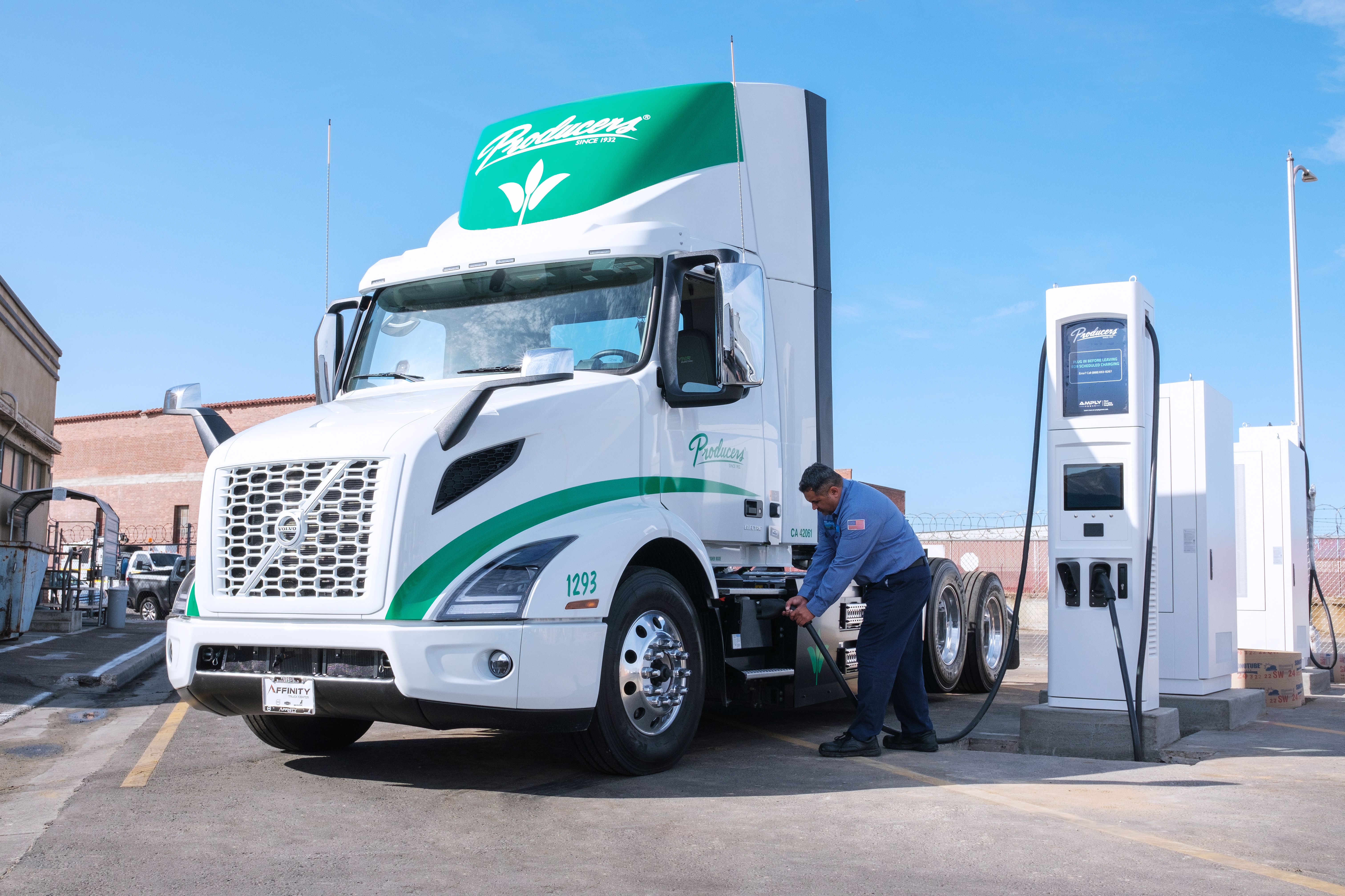 AMPLY Power collaborates with Producers Dairy to manage charging for first Volvo VNR Electric Truck fleet