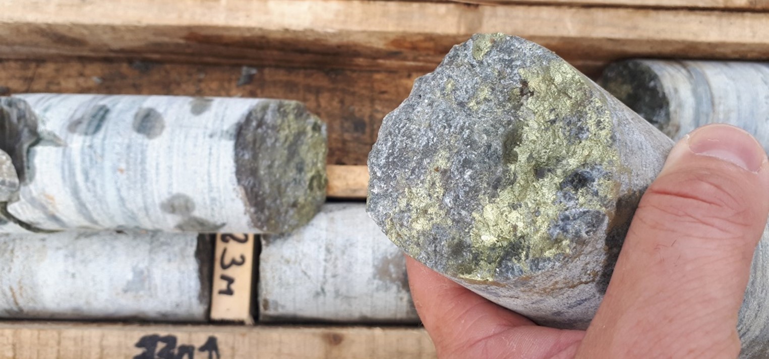 Core from hole 18-G-01 drilled by GreenOre Gold Plc grading 1 g/t Au, 0.9% Cu and 0.6% Zn over 17 metres (19 to 36 metres downhole) including 8 metres at 1.8g/t Au, 1.4% Cu and 0.7% Zn (22 to 30 metres downhole). Photo and data obtained from GreenOre.
