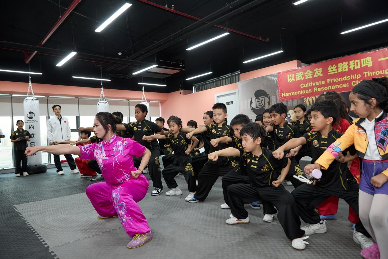 Shaanxi martial arts athletes provide on-site interactive teaching