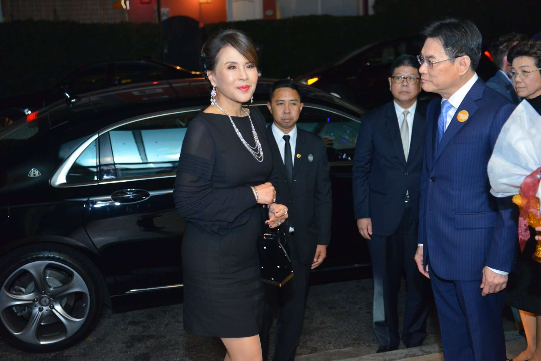 Her Royal Highness Princess Ubolratana Rajakanya Sirivadhana Barnavadi greeted by The Deputy Prime Minister and Commerce Minister, Jurin Laksanavisit