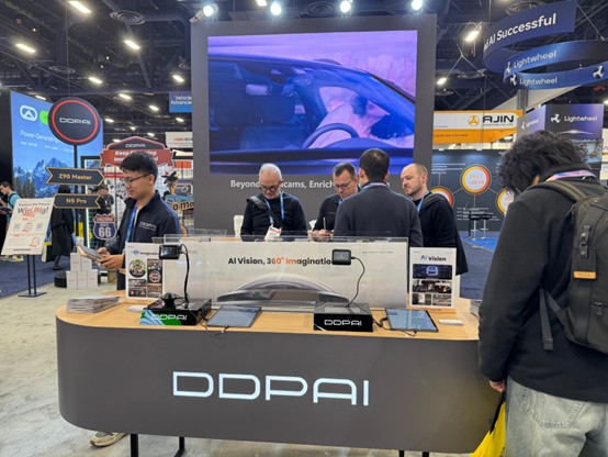 Visitors at Booth #10155 explore the DDPAI 360° Eye concept dashcam, showcasing an immersive panoramic vision system designed to enhance situational awareness and help reduce road blind spots.