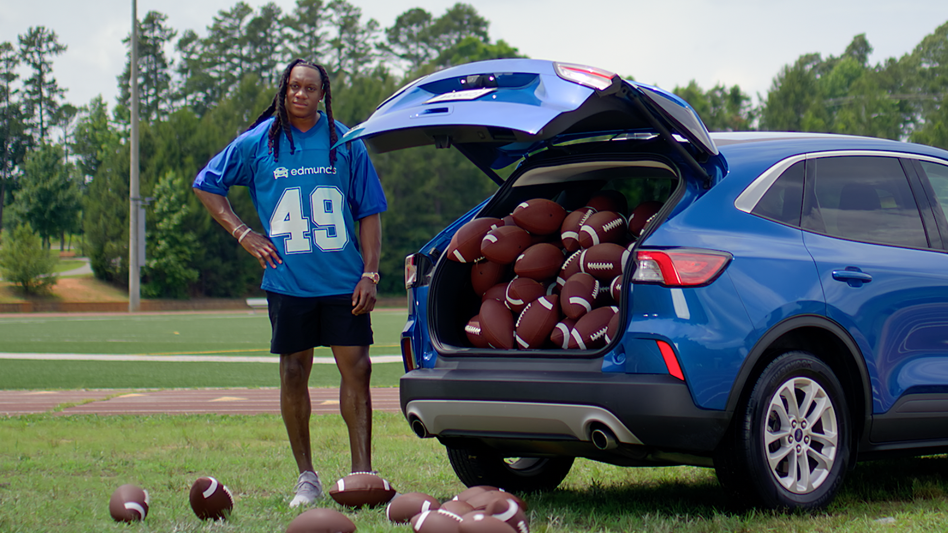 Tremaine Edmunds, team captain and starting linebacker for Chicago’s pro football team