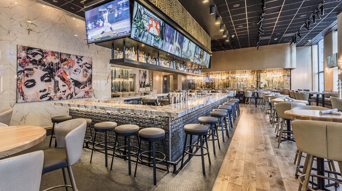 2. Interior bar seating – Moxies Dallas Crescent - 280224
