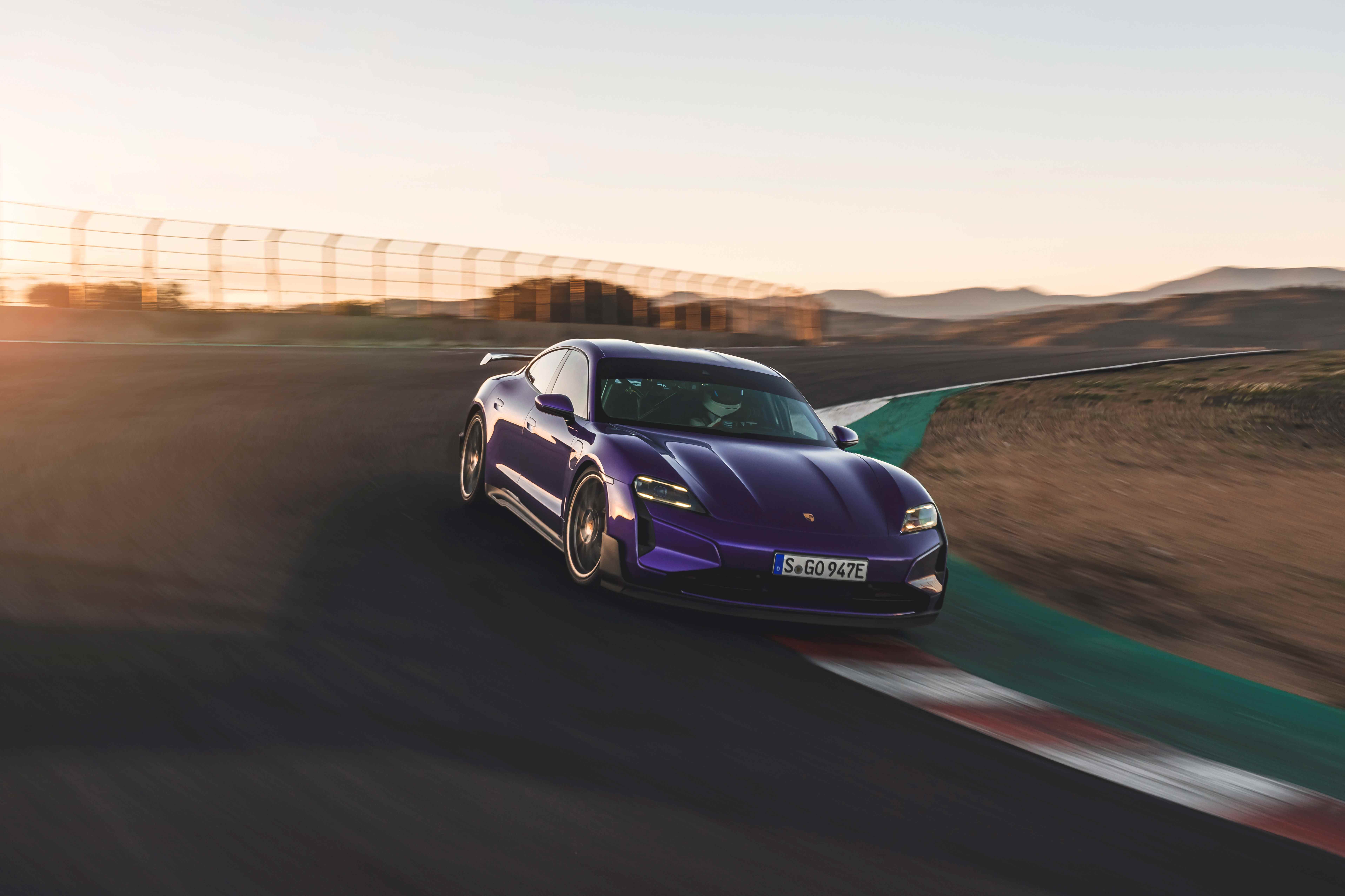 Sky Purple Metallic Taycan Turbo GT