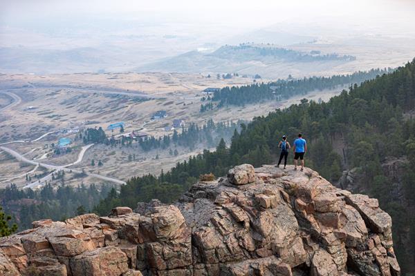 Located 15 minutes from downtown, Casper Mountain reaches over 8,000 feet in elevation. Its trail system is ideal for hiking, mountain biking and snowmobiling. 