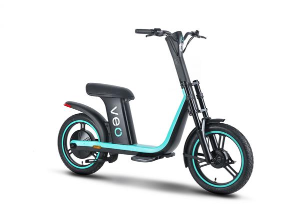 Cosmo seated scooter