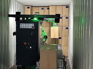 A_Pickle_Robot_Unloading_Freight_at_Yusen_Logistics_close_up_1