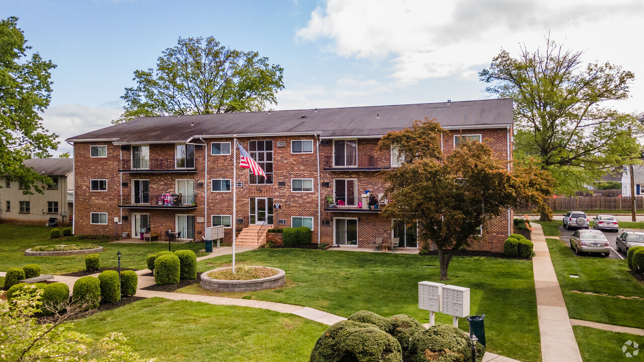Oakwood Manor Apartments Sold By Rittenhouse Realty Advisors