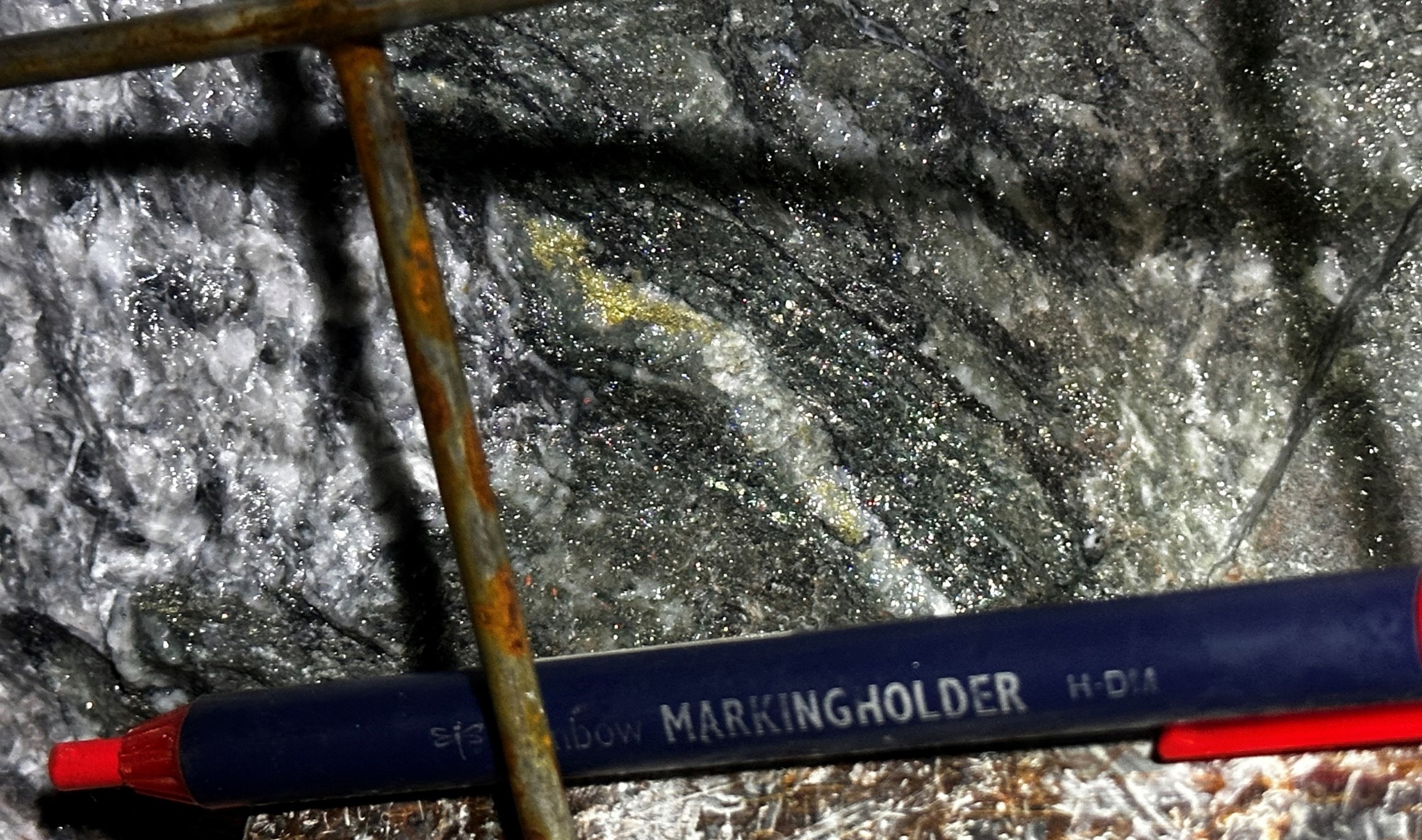 Visible gold in quartz vein found in ore drive 6 at Big Missouri