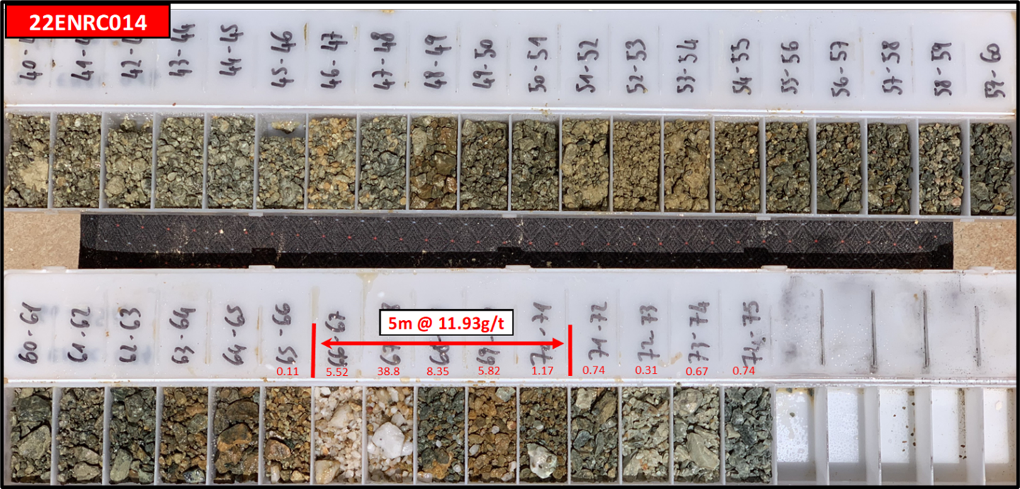 The Endeavour Vein as seen in RC cuttings from drillhole 22ENRC014. Note the significant footwall grade and lack of quartz veining in the chips.