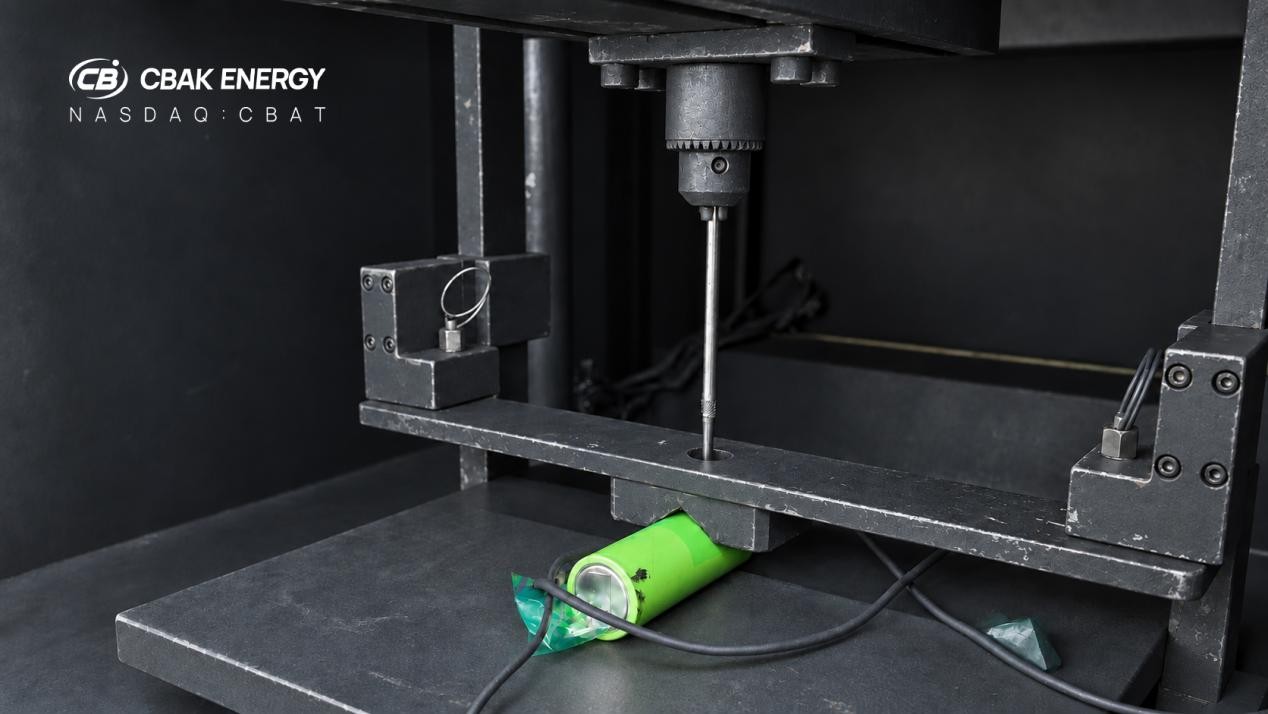 CBAK Energy’s 32140NH-7Ah sodium-ion cell undergoing internal nail-penetration testing. 