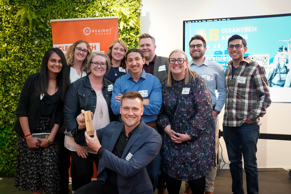 Winners at Foresight Canada's 2024 Alberta Cleantech Awards pose for a photo. (Image: Kirsten Aubrey, Carbon Life Media)