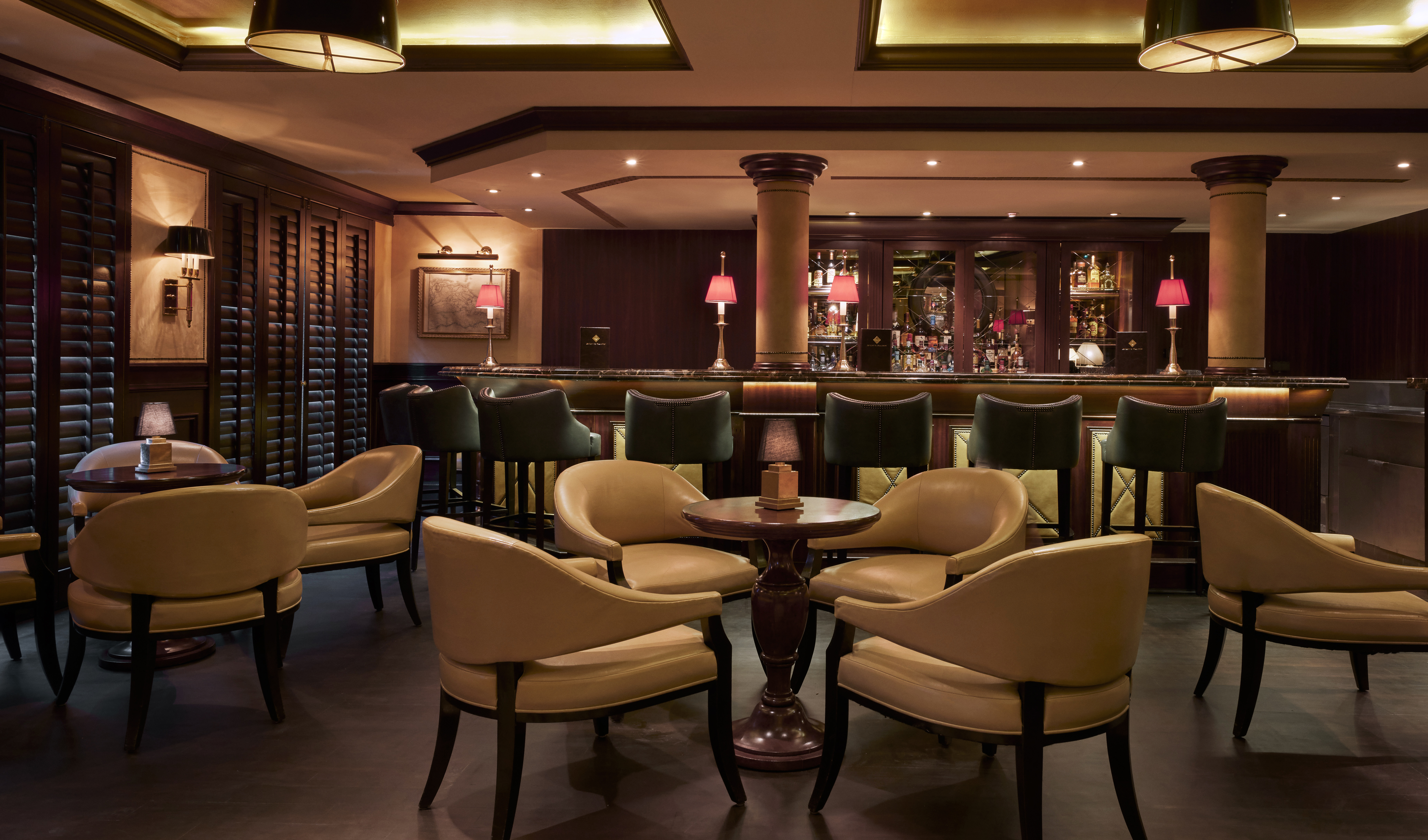 The Avenue Saloon on the Crystal Symphony 