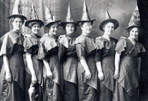 Halloween Vintage Witches