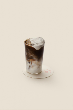 Black Sesame Hojicha Einspänner