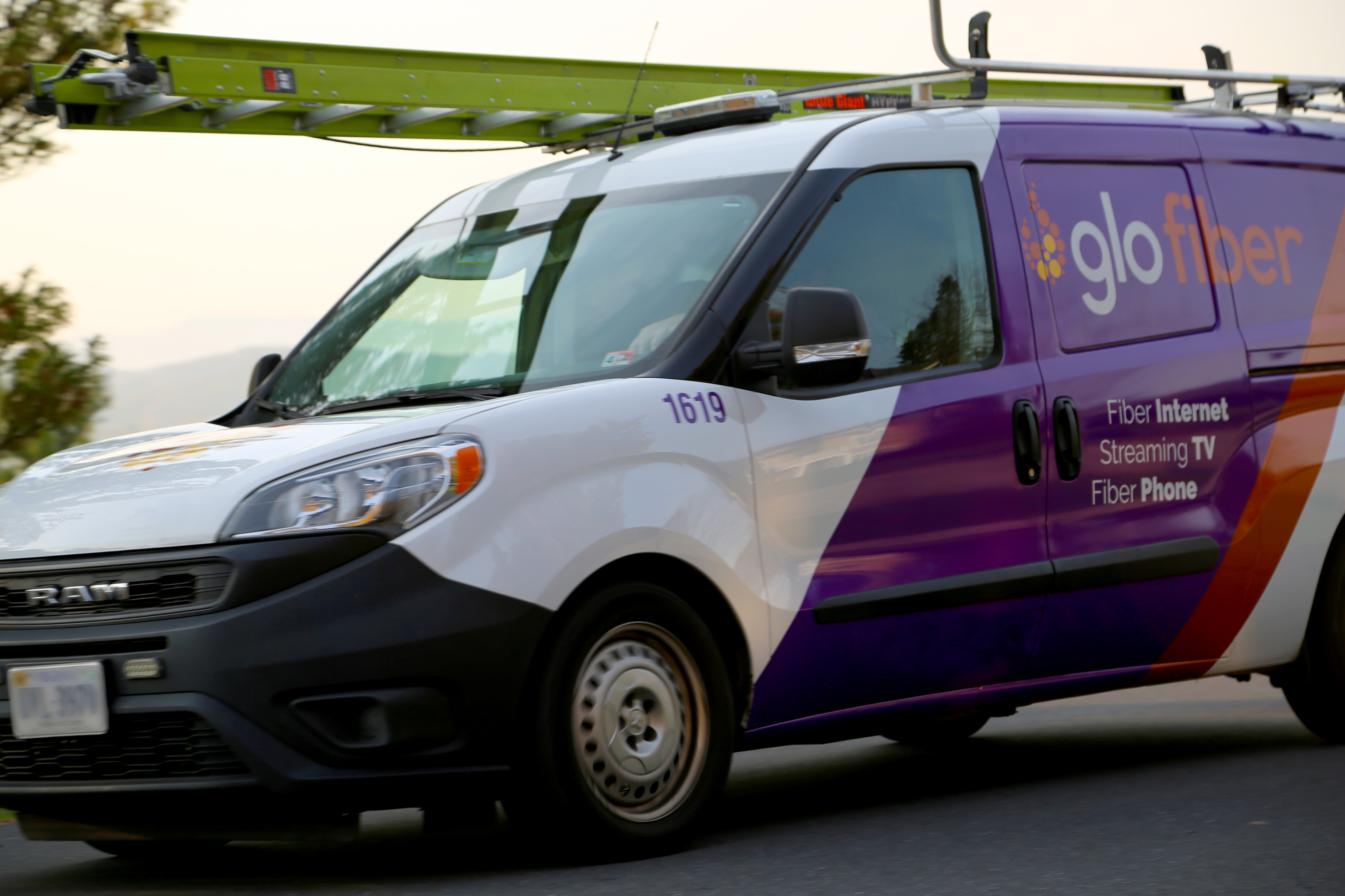 Glo Fiber Van - Closeup (1)