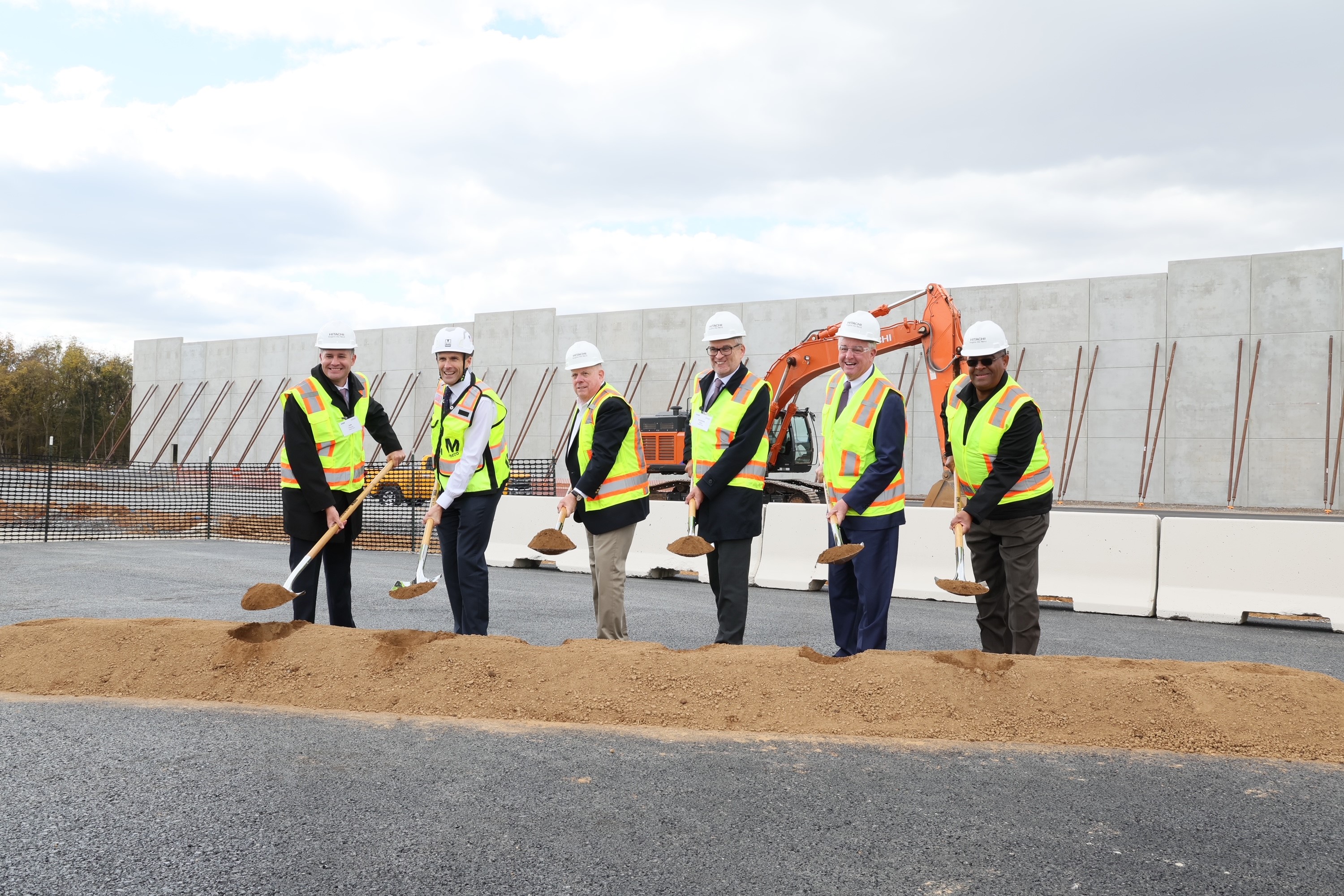 Hitachi Rail CEO, Congressman Trone, Governor Hogan and Metro CEO breaking ground