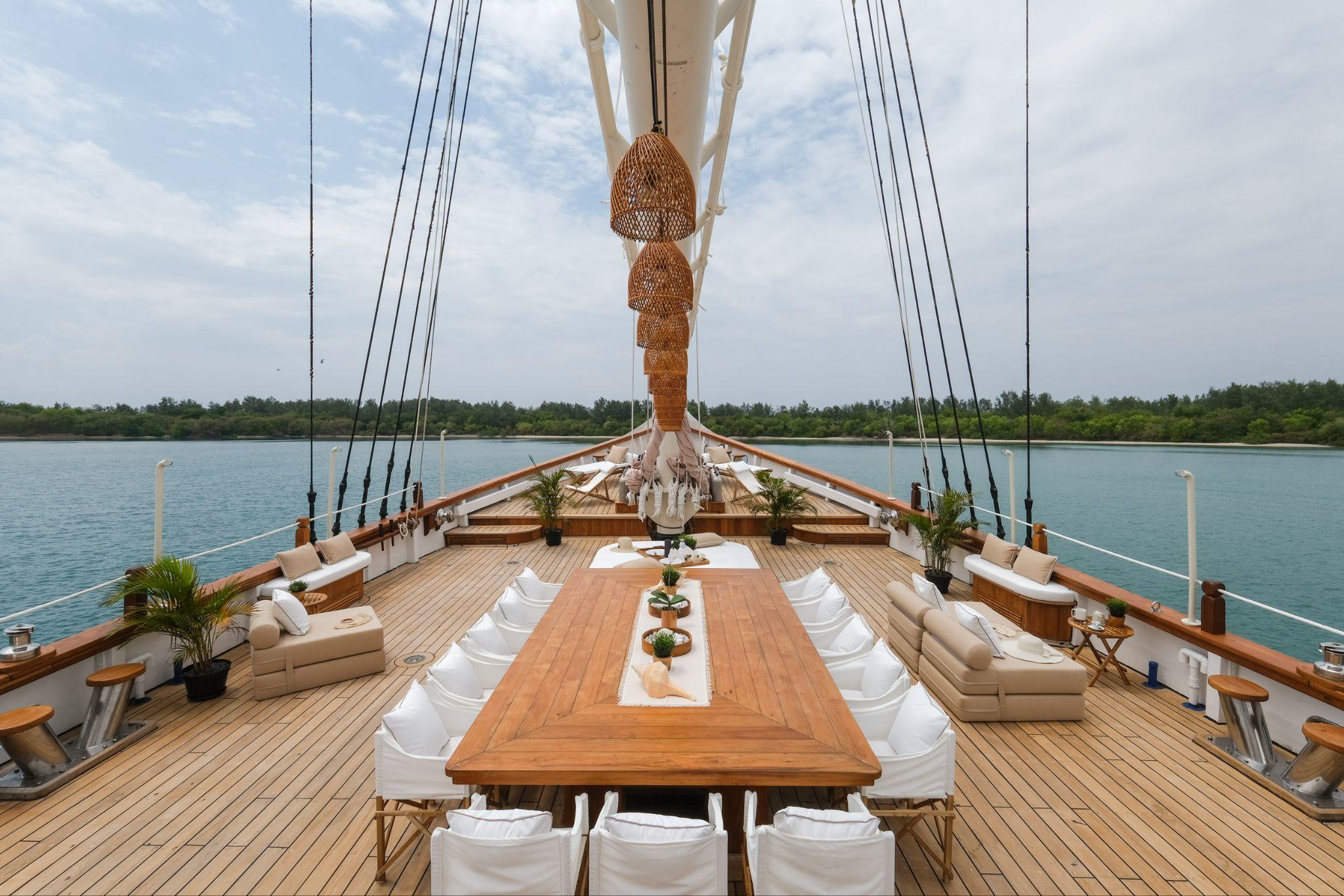 Navélia Yacht Charters expands its luxury fleet availability across Komodo and Raja Ampat.