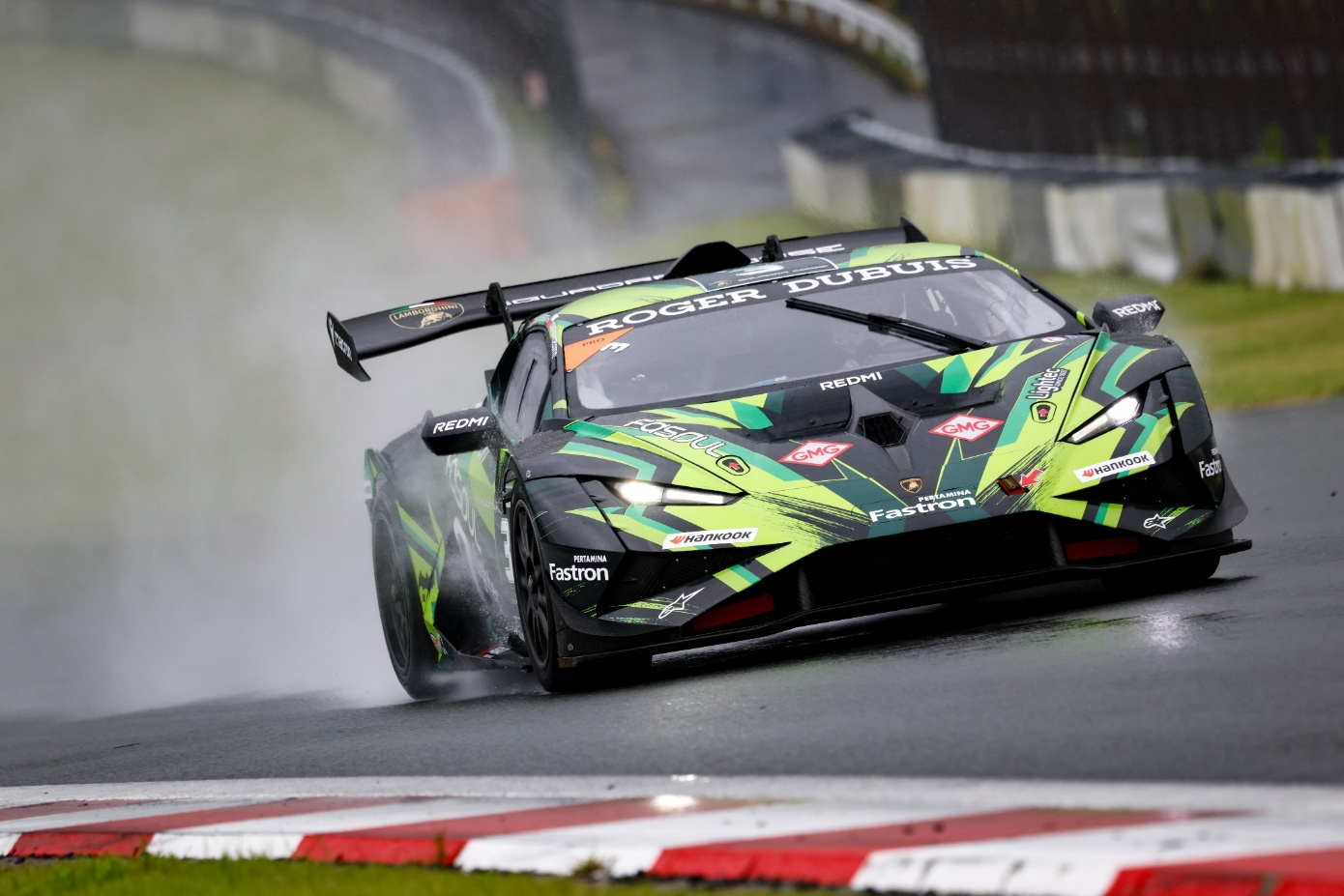Fasoul e Lightec Debuttano in Pista Mentre Batmobile Racing Conquista una Doppia Vittoria alla Lamborghini Super Trofeo Asia, Fuji Speedway