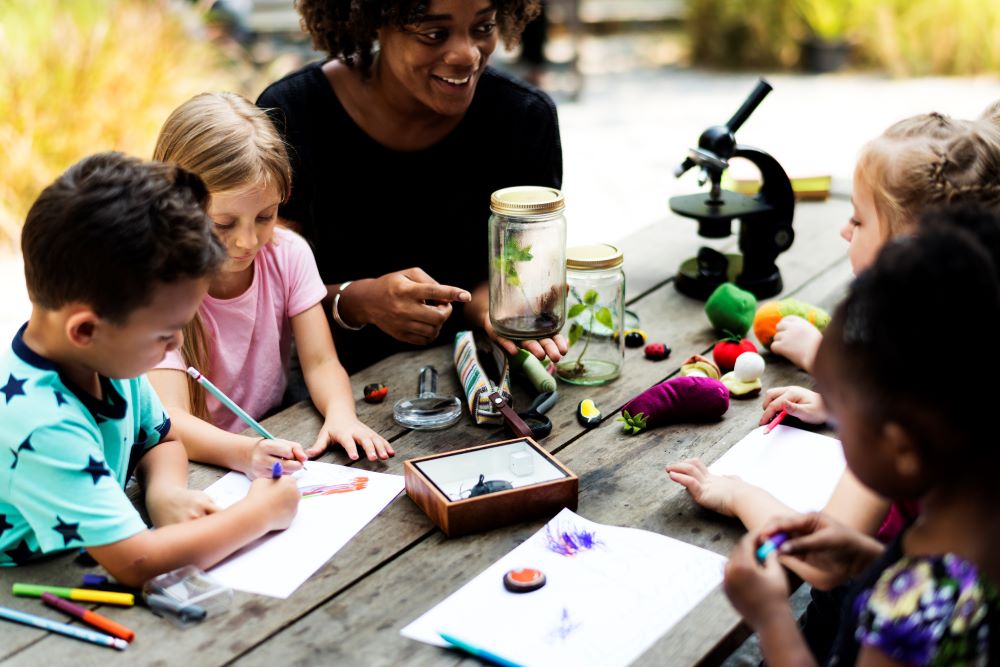 New Course from ChildCare Education Institute on Discovering Life Science with Young Children