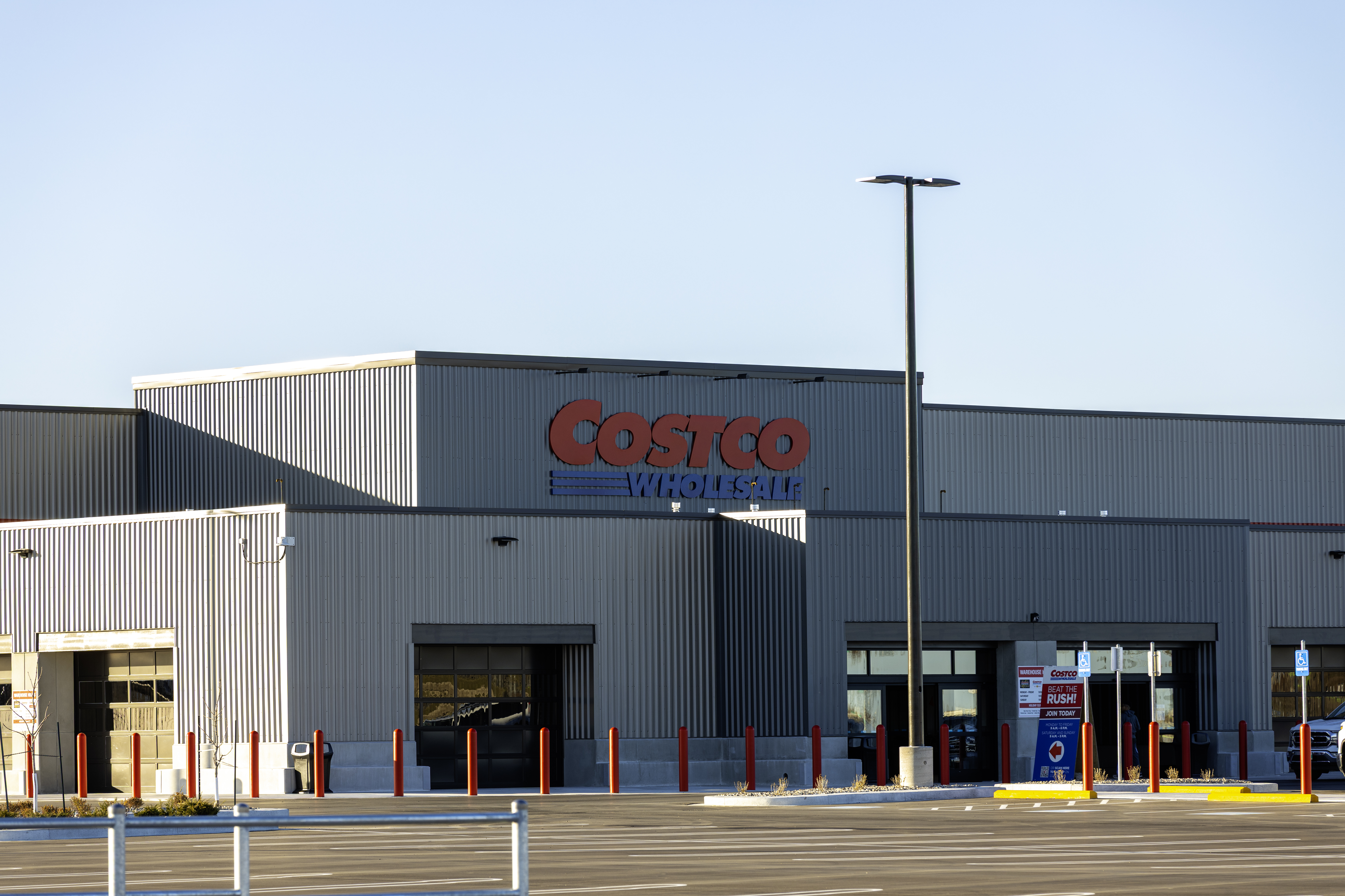 Costco Wholesale Opens New Location in W. Winnipeg