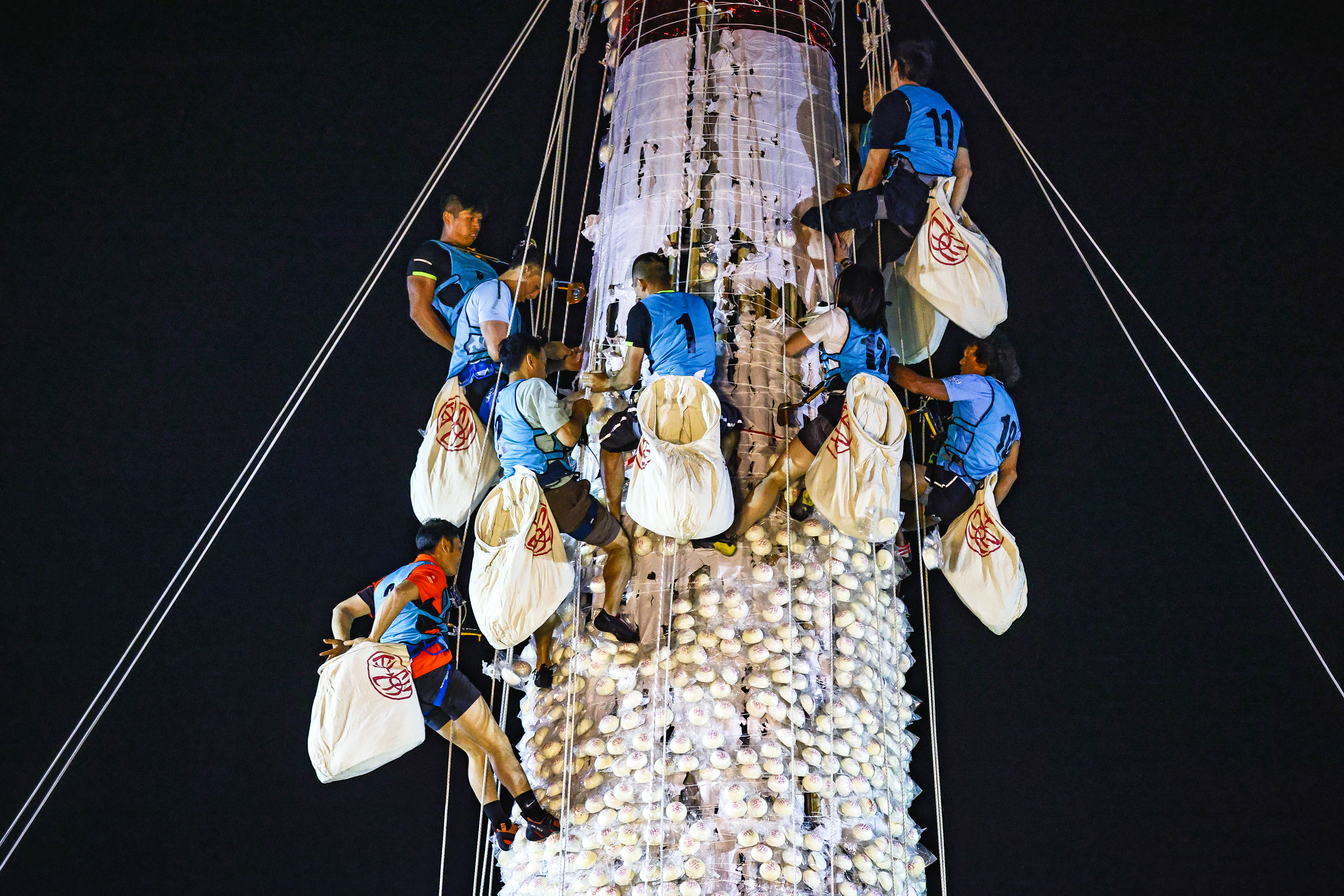 Traditional Festivals 2024-Culture-Bun Festival-Bun Scrambling Competition