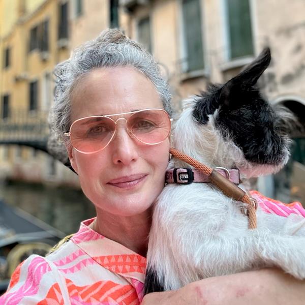 2023 Remember Me Thursday Spokesperson Andie MacDowell and her dog Ava
