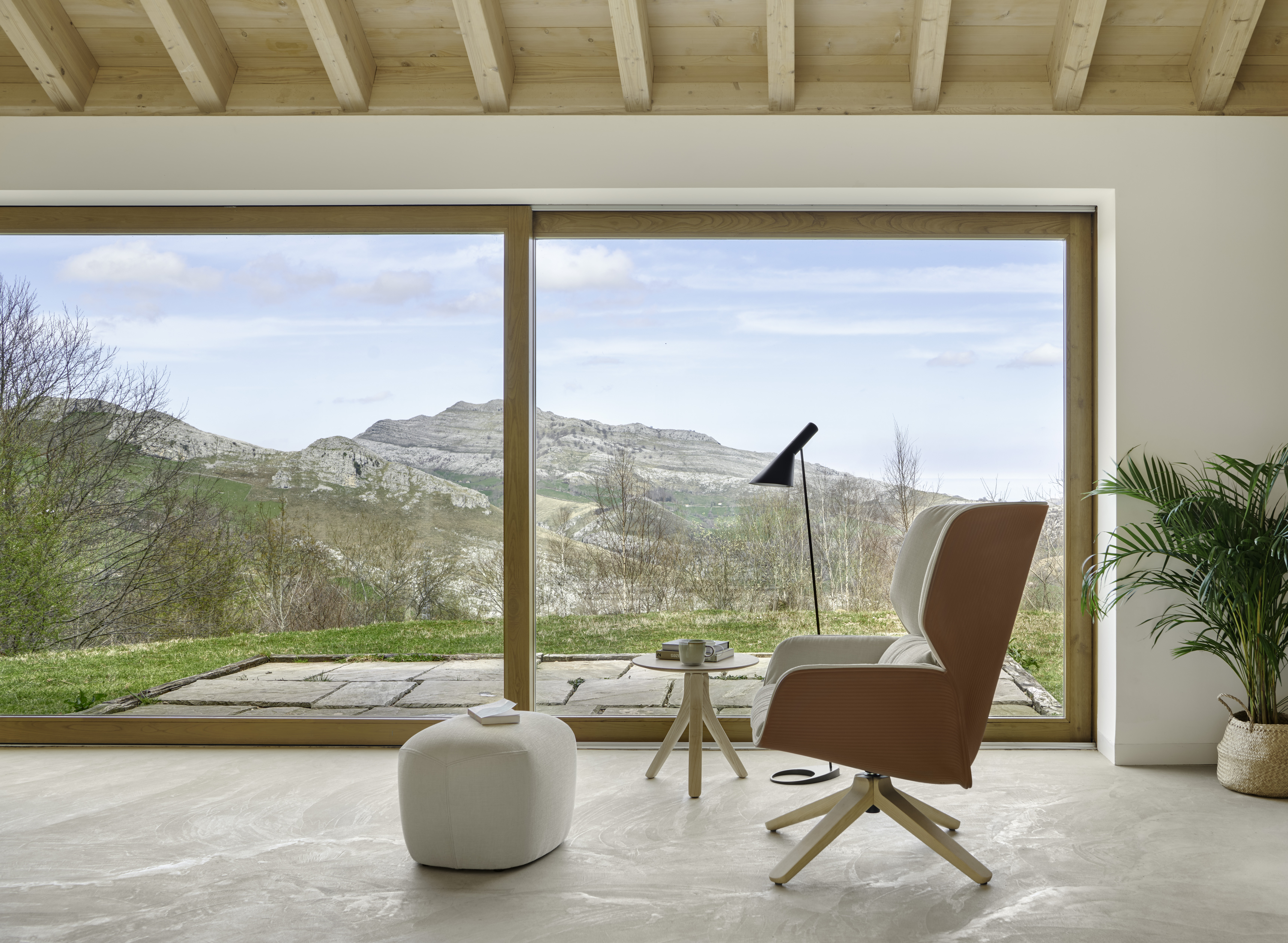 Andreu World’s Nuez Lounge BIO® by Patricia Urquiola offers a sustainable, comfortable seating solution