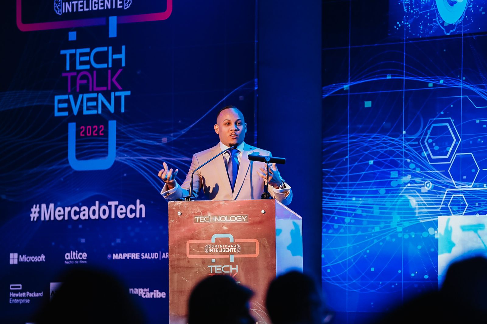 Jairo González speaks at "Dominicana Inteligente: Tech Talk Event 2022" on advances in Blockchain and FinTech technologies thumbnail
