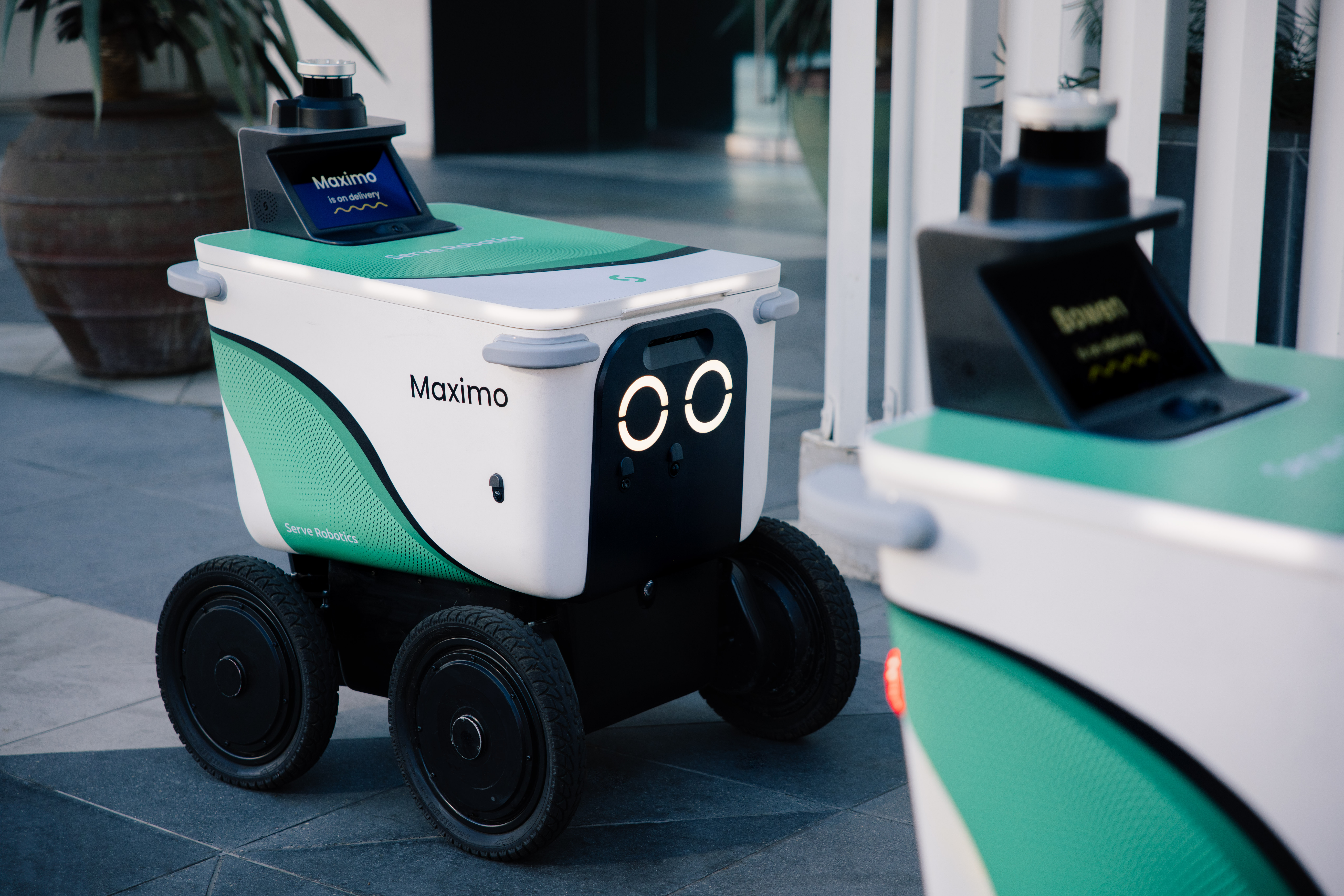 Serve Robotics Builds 2,000 Autonomous Delivery Robots, Creating Largest Sidewalk Delivery Fleet in the U.S.
