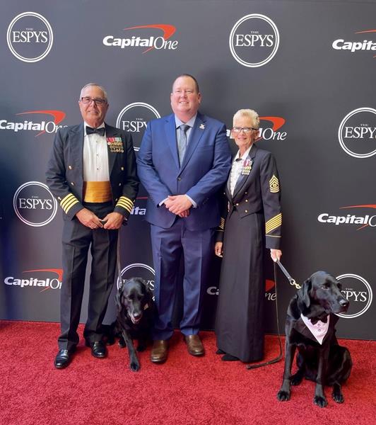 America’s VetDogs Graduate, Army Command Sergeant Major (Ret.) Gretchen Evans,  Honored with the Pat Tillman Award for Service at The 2022 ESPYS