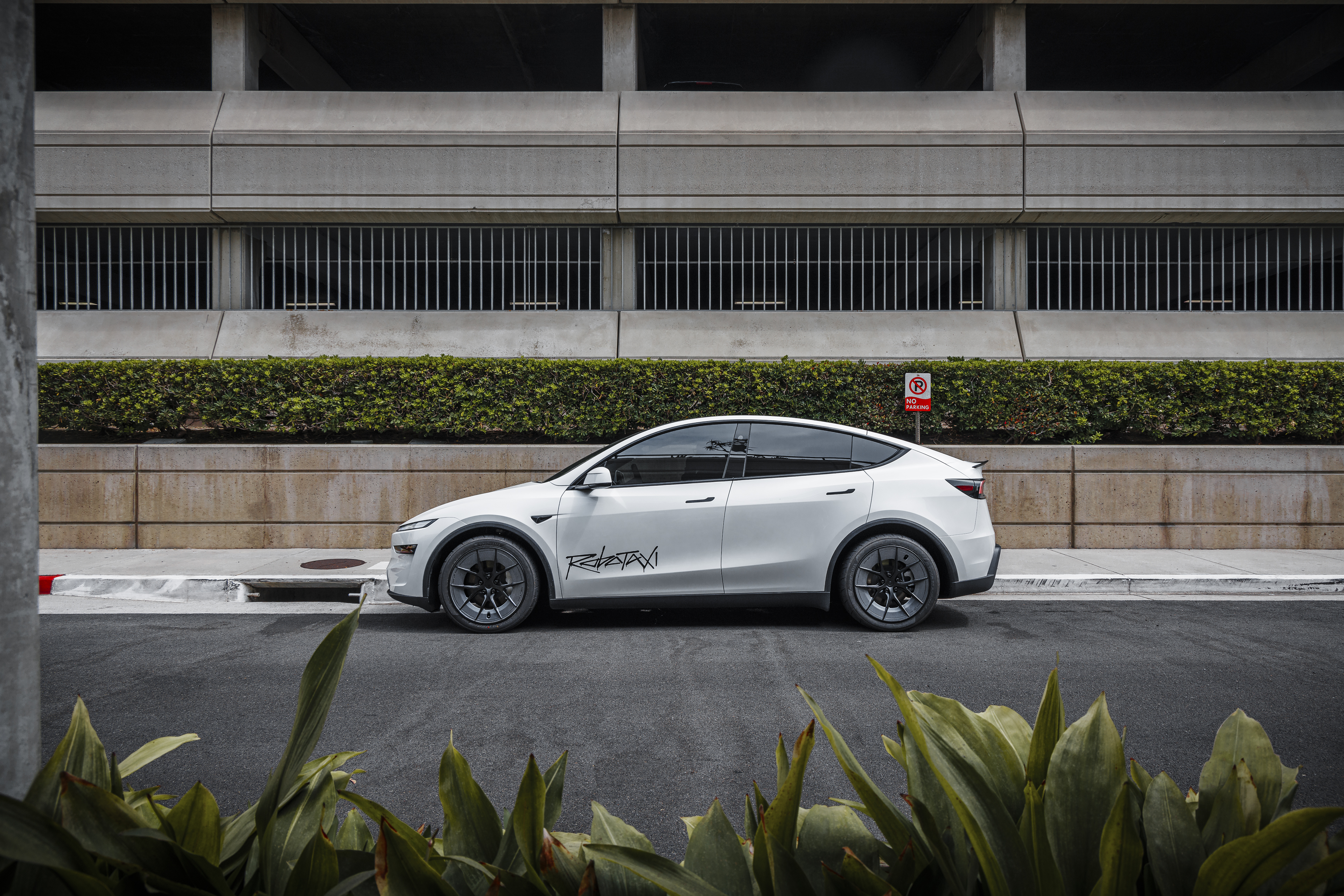 Tesla Model Y Juniper UP Forged UP-RW Road Warrior Wheels Unplugged Performance 3
