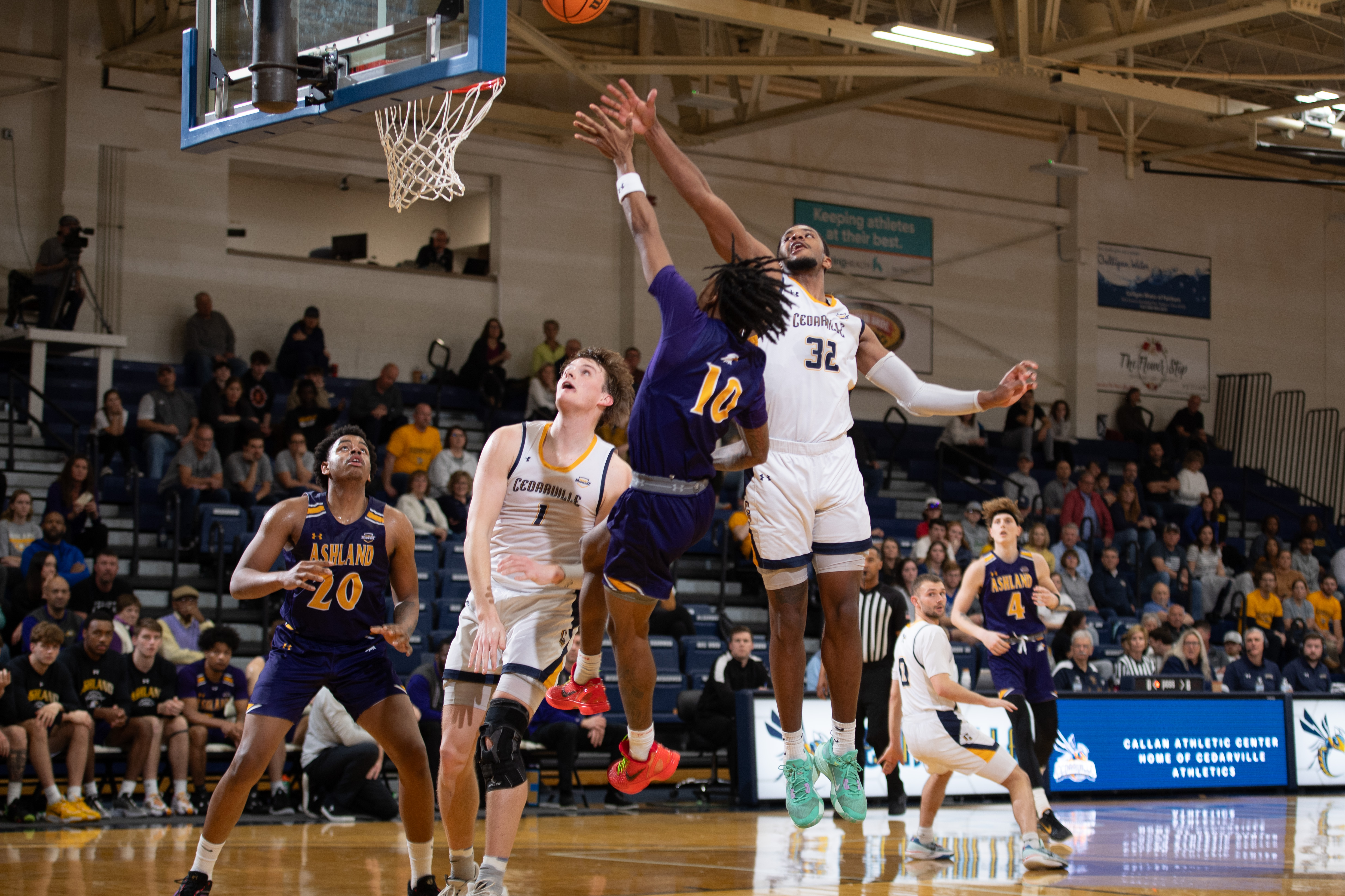 In recent years, Cedarville Yellow Jackets basketball teams have competed in NCAA Division II.