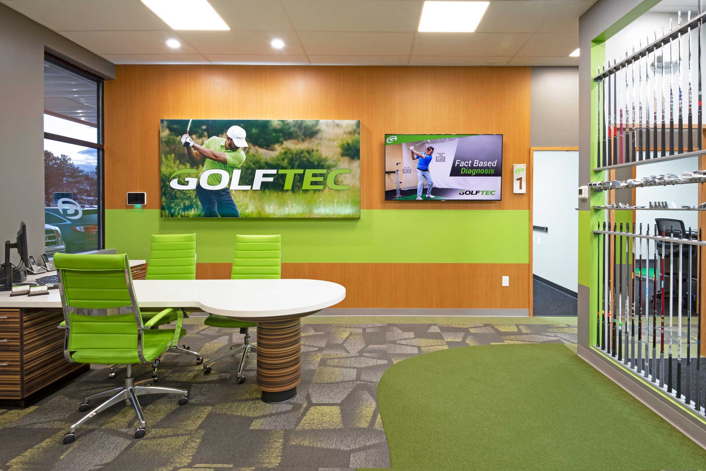 GOLFTEC Interior