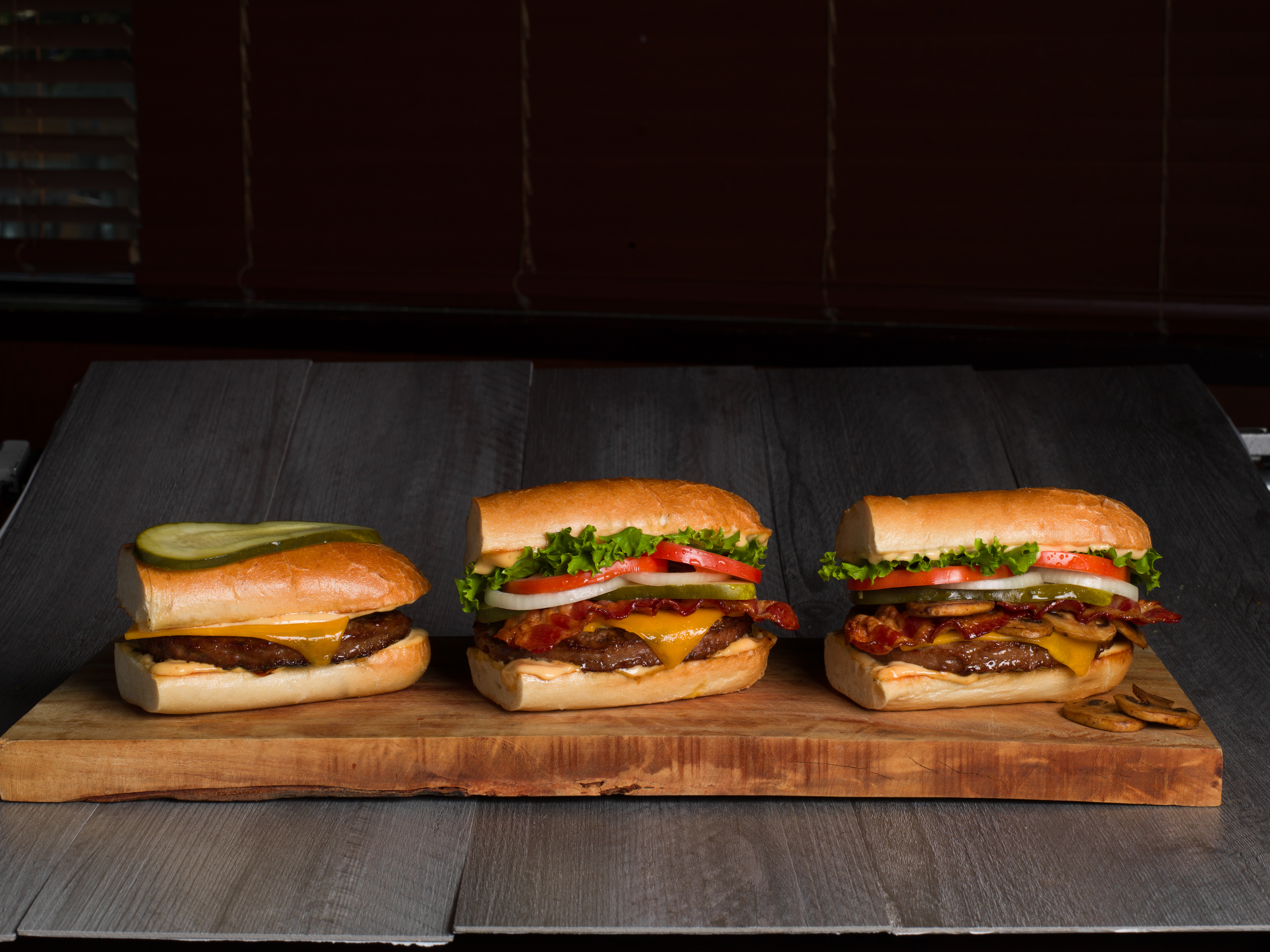 MR MIKES MIKEBURGERS