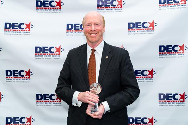 Acrow's CEO, Bill Killeen, accepts NJITA Export Award (Image Credit - Chris Krusberg)