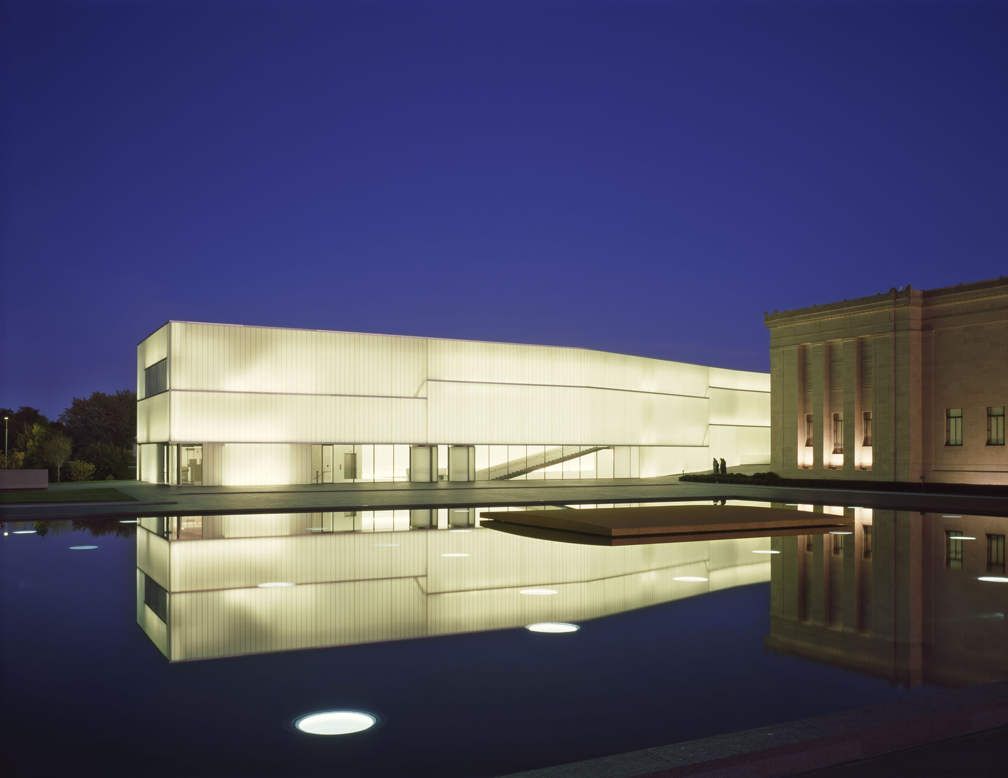 The Nelson-Atkins Museum of Art introduced Bendheim’s Lamberts® channel glass to North America. It is the key design element of Steven Holl’s Bloch Building addition. Photo by Roland Halbe.