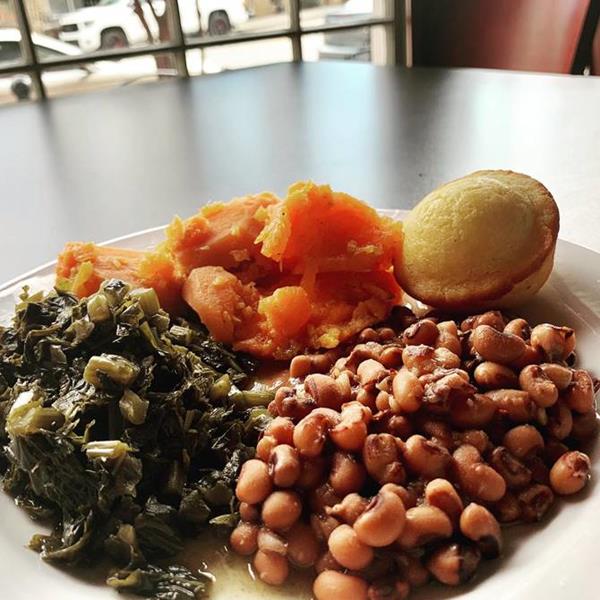 Steakdown Street serves everyone’s favorite southern veggies with the menu varying daily. Photo credit: Decatur Alabama Ambassador Connie Pearson.