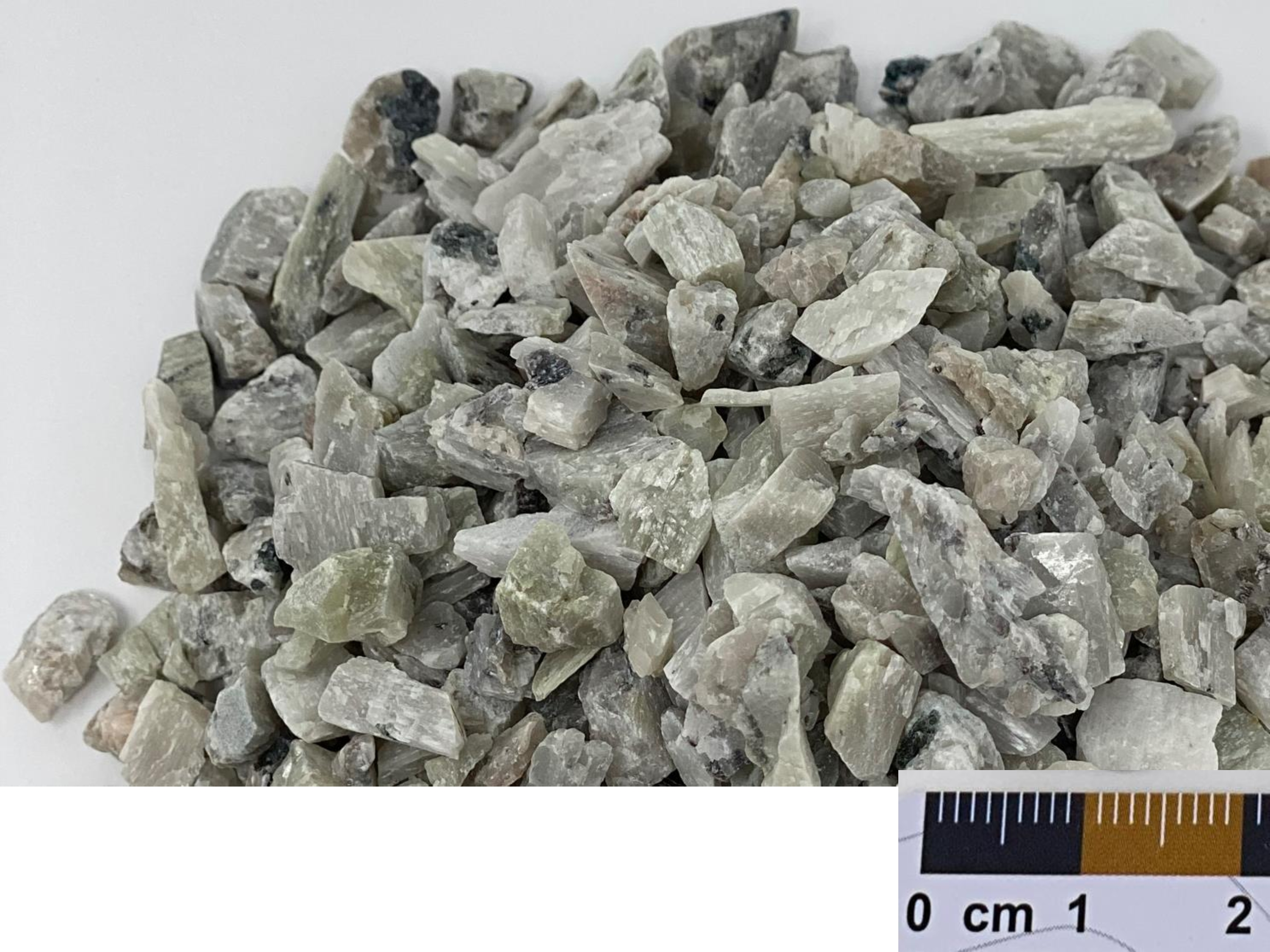 Close-up of spodumene concentrate (DMS + Non-Magnetic fractions) – 5.8% Li2O and 0.60% Fe2O3 at 79% recovery