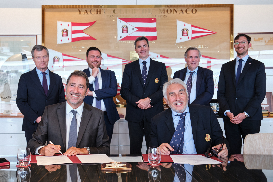 Christophe Castaner (Chairman of the Supervisory Board of the Port of Marseille Fos) and Bernard D'Alessandri (General Secretary of the Yacht Club of Monaco and President of the SEA Index)©Martin Messmer/ Press Office YCM