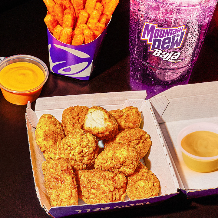 Chicken Nuggets with Jalapeno Honey Mustard Sauce and Midnight Baja Blast Lifestyle