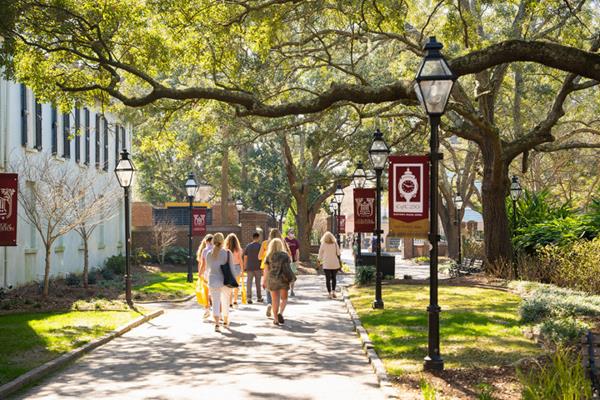 Prospective students and their parents tour the College of Charleston campus during the spring 2021 semester. (Photo by Mike Ledford)