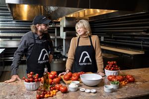 AppHarvest board member Martha Stewart teaching AppHarvest Founder & CEO Jonathan Webb her No-Knife Pasta recipe using fresh AppHarvest tomatoes grown in the company's 60-acre high-tech farm in Morehead, Ky. AppHarvest is now commercially shipping tomatoes from its third harvest season to top national grocers, food service outlets and restaurants through its distributor, Mastronardi Produce.